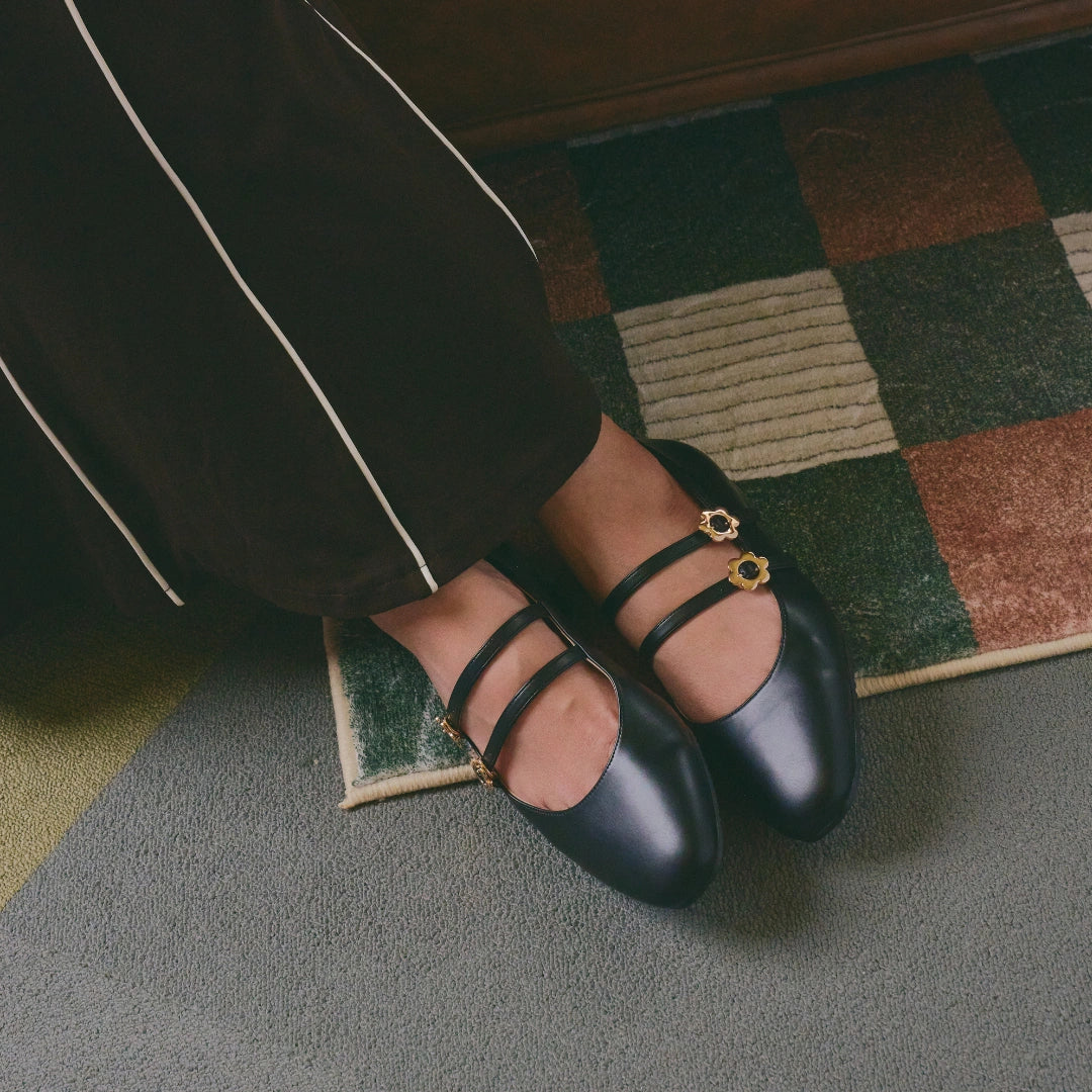 Iris Mary Jane in Hana Black