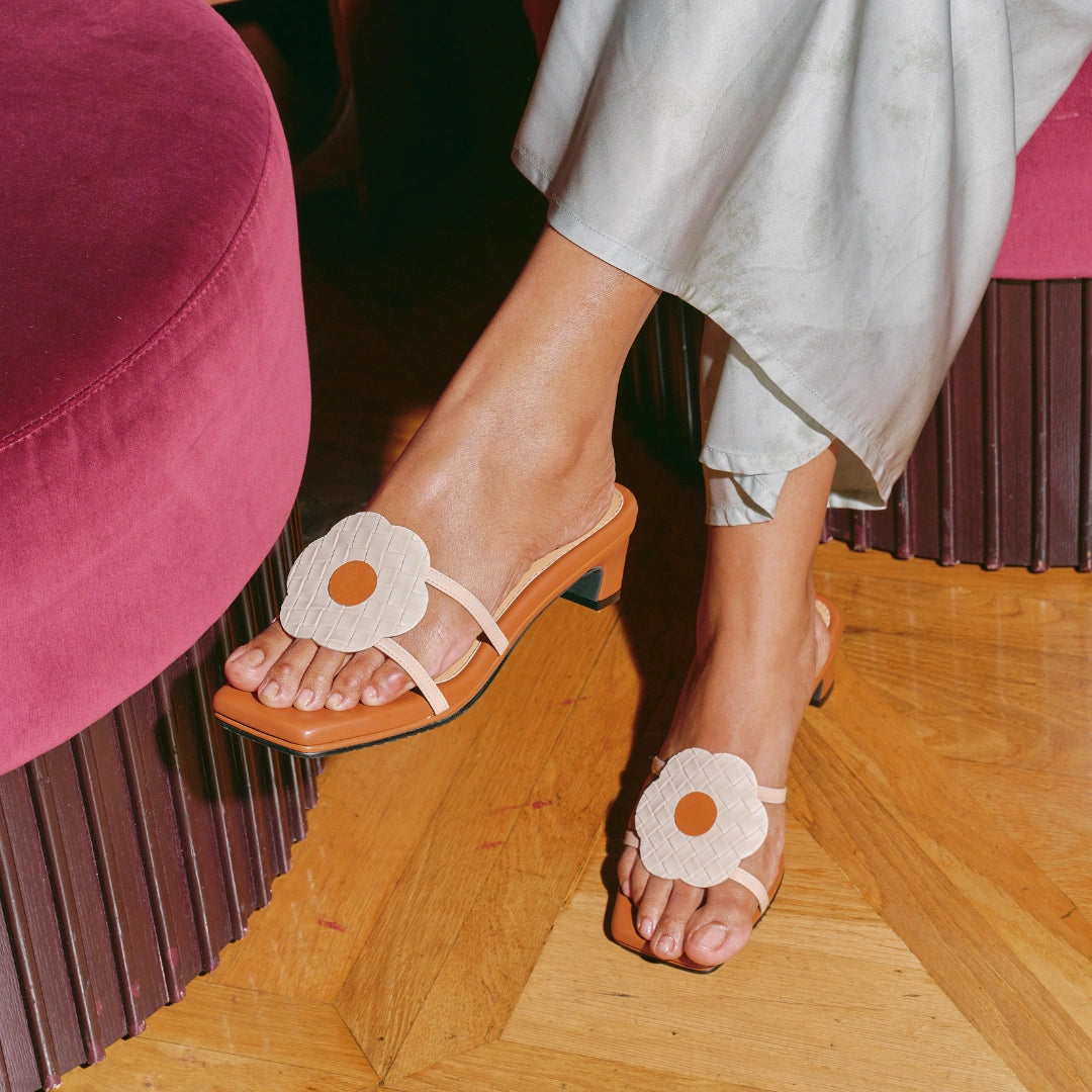 Lady Hana in Beige Heels