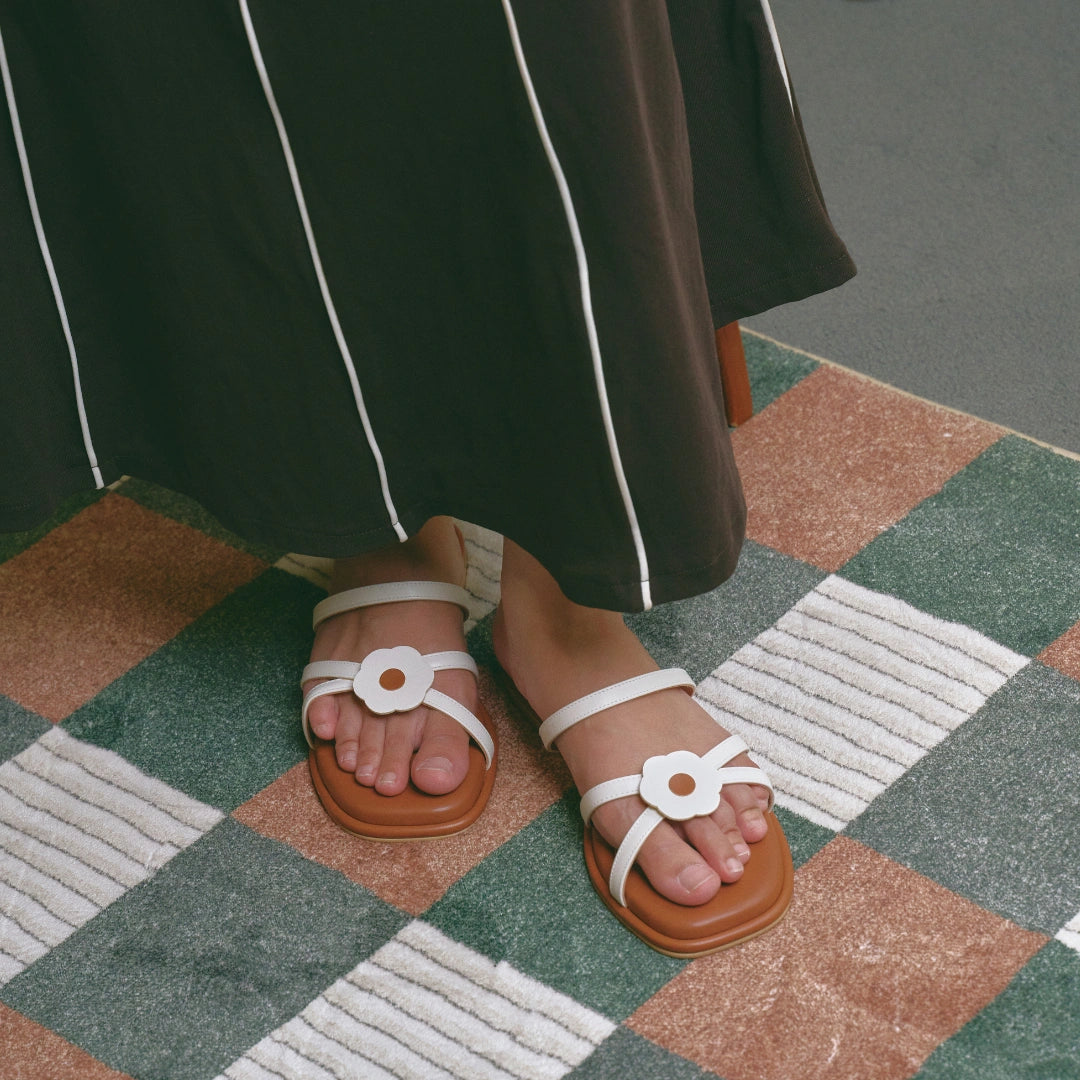 Serene Sandals in Hana White & Brown